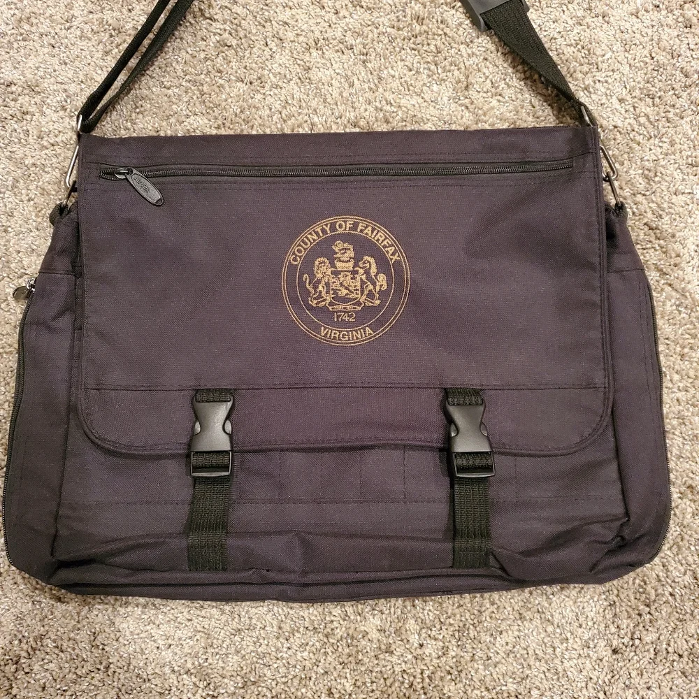 Norwood Airtex County of Fairfax Virginia Crossbody/Shoulder/Lap top Bag